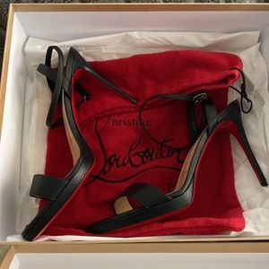 Christian Louboutin Paris 
Style Loubi Queen 100 NAPA 
Black - 38